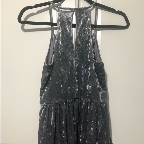 BCBGeneration – Velvet Faux Wrap Dress
GREY FROST / XS - Picture 3 of 6